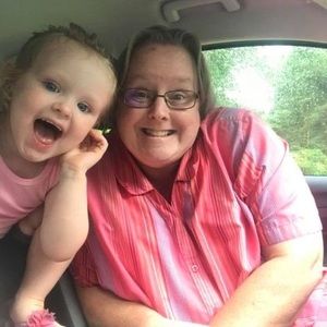 Meet your Posher, Laurie